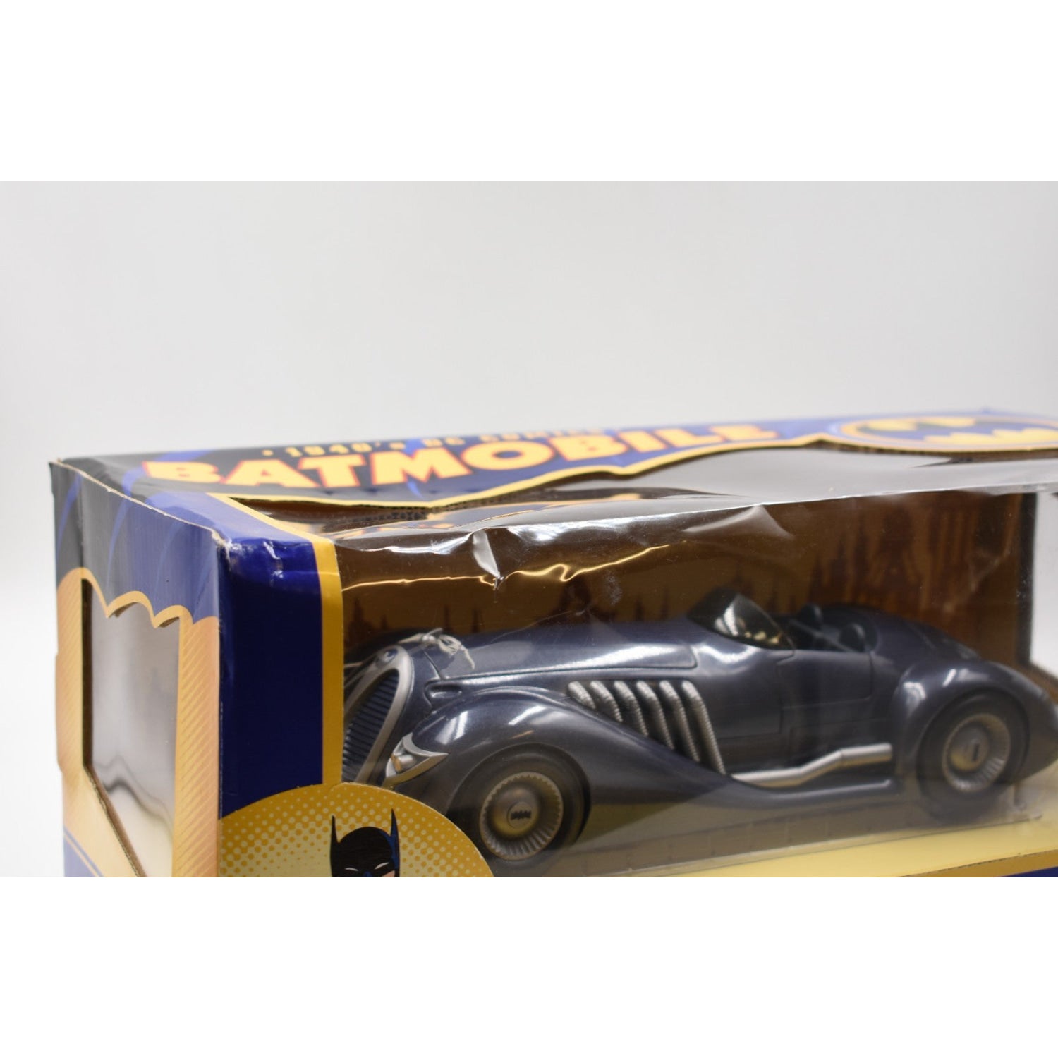 CORGI - Batman Collectible Editions - 1940's Batmobile 1:18th