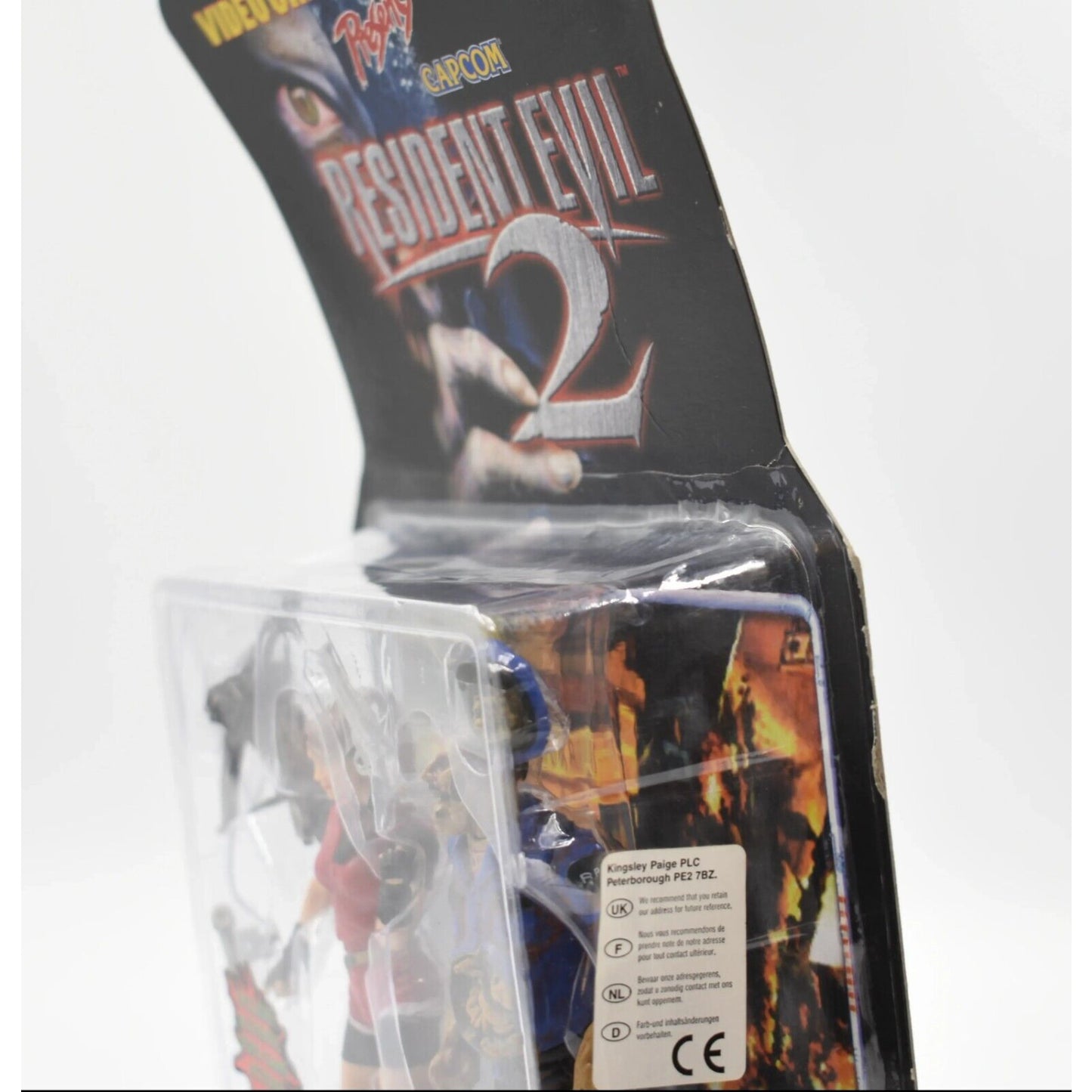 ToyBiz Capcom Resident Evil 2 Claire Redfield & Zombie Cop Action Figure 2-Pack - Toys & Games:Action Figures & Accessories:Action Figures